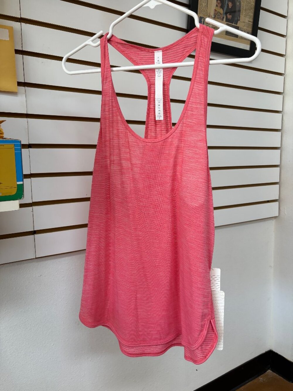 *NEW* Lululemon 105 Singlet - Size 4